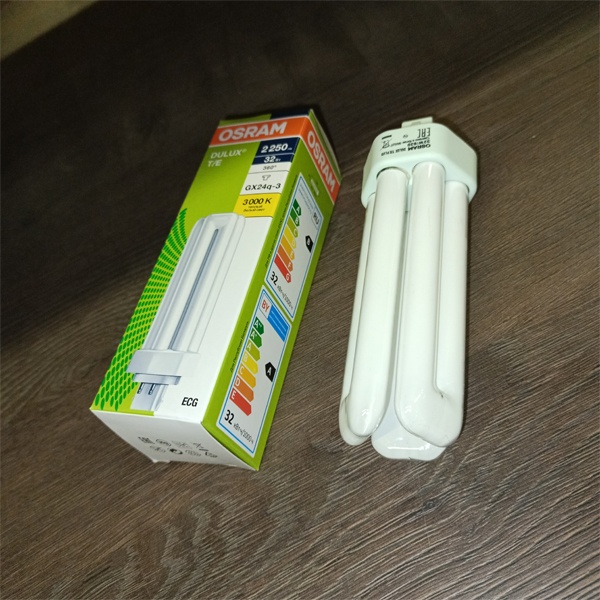 Компактная энергосберегающая лампа КЛЛ мощностью 32 Вт с цоколем GX24q-3 для электронных ПРА (ЭПРА)
