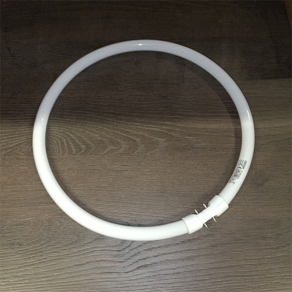 Лампа люминесцентная кольцевая Osram FC T5 мощностью 55 Ватт с цоколем 2GX13 белого света.