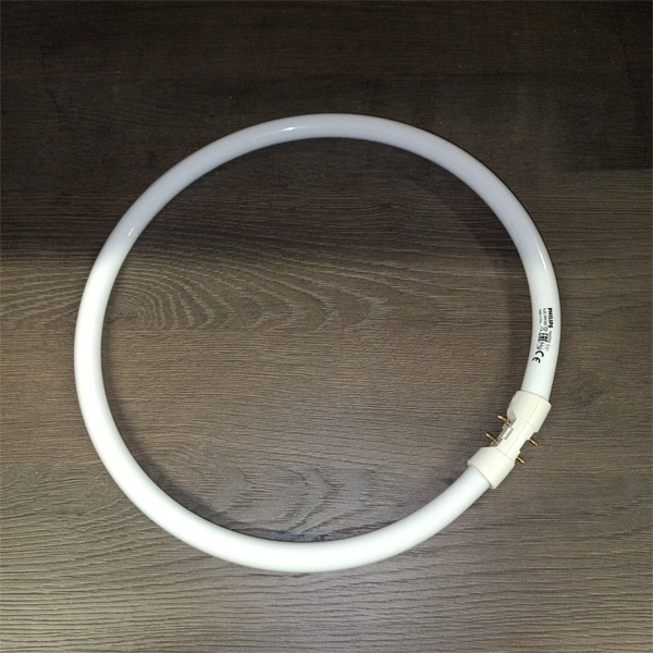 Лампа люминесцентная кольцевая Philips TL5 Circular мощностью 40 Ватт с цоколем 2GX13 теплого света.