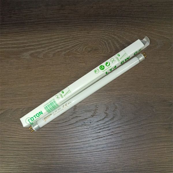 Двухцокольная лампа-трубка люминесцентная ЛЛ Т4 мощностью 6 Вт с цоколем G5 красного света для ЭПРА