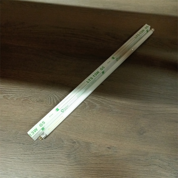 Двухцокольная лампа-трубка люминесцентная ЛЛ Т5 мощностью 13 Вт с цоколем G5 холодного света для ЭПРА