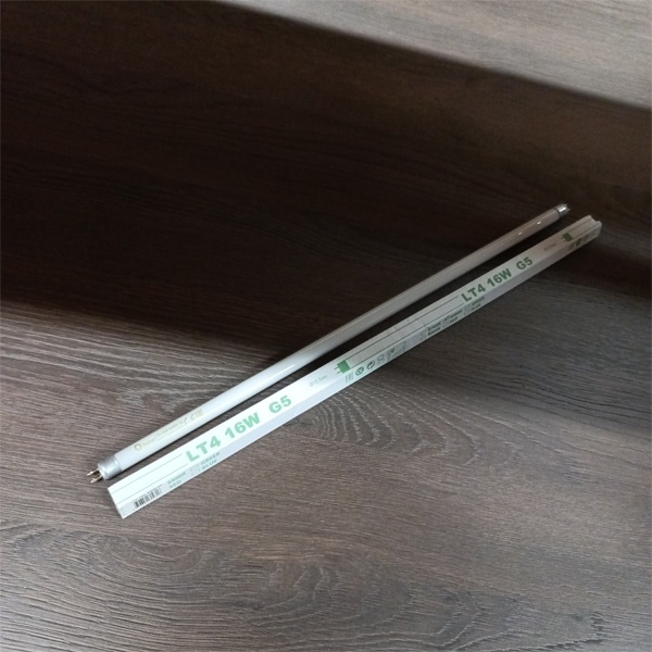 Двухцокольная лампа-трубка люминесцентная ЛЛ Т4 мощностью 16 Вт с цоколем G5 холодного света для ЭПРА