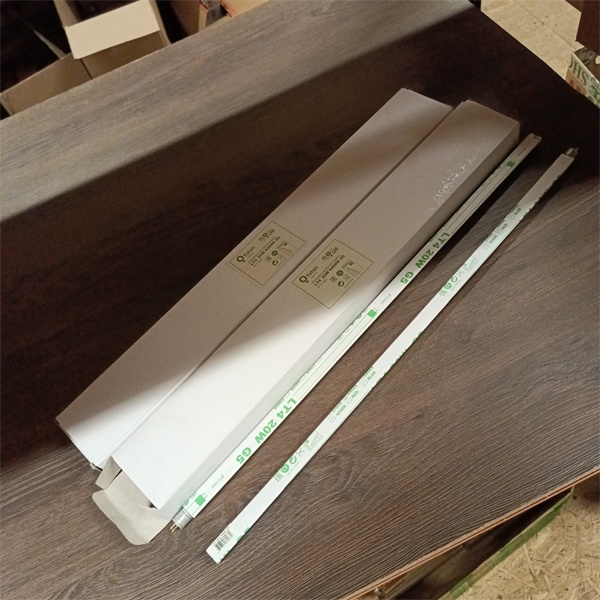 Двухцокольная лампа-трубка люминесцентная ЛЛ Т4 мощностью 20 Вт с цоколем G5 холодного света для ЭПРА