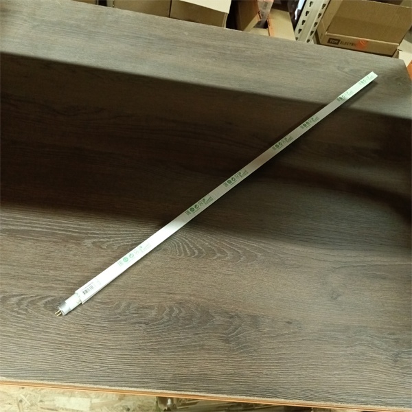 Двухцокольная лампа-трубка люминесцентная ЛЛ Т5 мощностью 21 Вт с цоколем G5 холодного света для ЭПРА