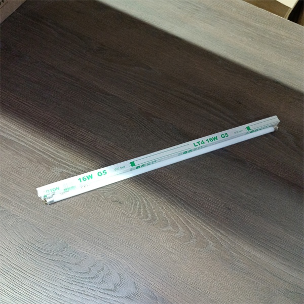 Двухцокольная лампа-трубка люминесцентная ЛЛ Т4 мощностью 16 Вт с цоколем G5 зеленого света для ЭПРА