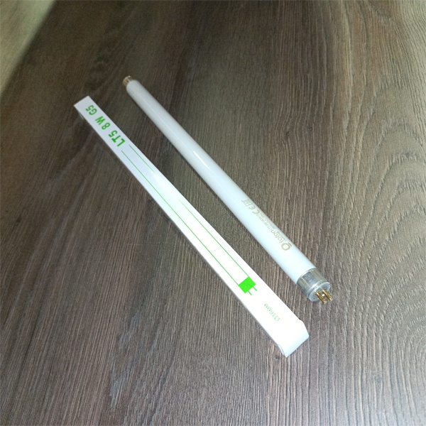 Двухцокольная лампа-трубка люминесцентная ЛЛ Т5 мощностью 8 Вт с цоколем G5 холодного света для ЭПРА