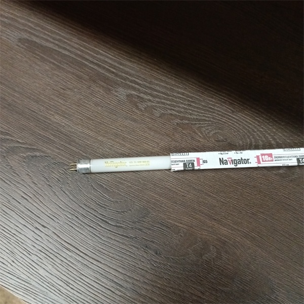 Двухцокольная лампа-трубка люминесцентная ЛЛ Т4 мощностью 16 Вт с цоколем G5 холодного света для ЭПРА