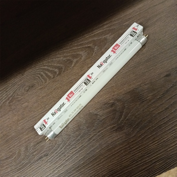 Двухцокольная лампа-трубка люминесцентная ЛЛ Т5 мощностью 6 Вт с цоколем G5 белого (дневного) света для ЭПРА