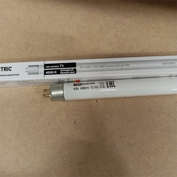 Двухцокольная лампа-трубка люминесцентная ЛЛ Т5 мощностью 6 Вт с цоколем G5 белого (дневного) света для ЭПРА