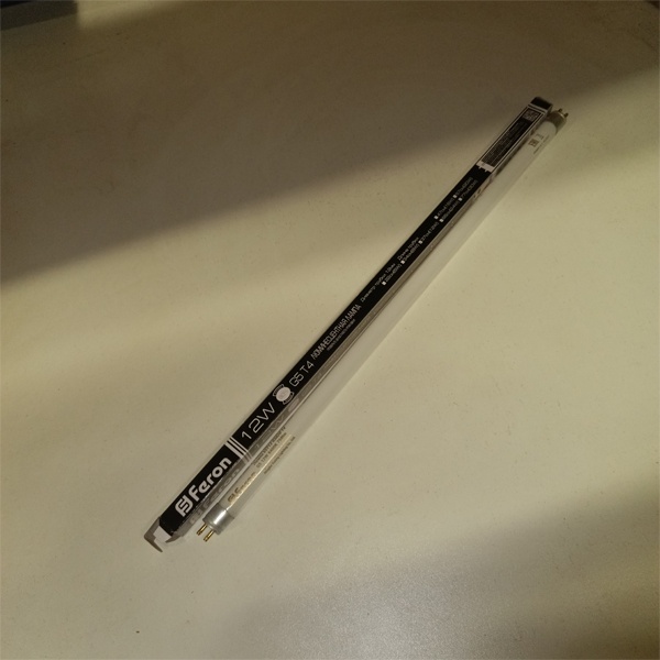 Двухцокольная лампа-трубка люминесцентная ЛЛ Т4 мощностью 12 Вт с цоколем G5 холодного света для ЭПРА