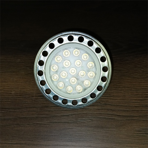 Энергосберегающая LED лампочка, акцентного освещения, мощностью 18 Ватт, с цоколем GU53 на 12 Вольт белого света.