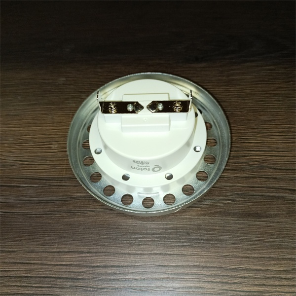 Энергосберегающая LED лампочка, акцентного освещения, мощностью 18 Ватт, с цоколем GU53 на 12 Вольт теплого света