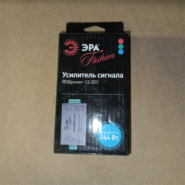 Усилитель сигнала для контроллеров RGB-лент Напряжение подключаемых лент 12 Вольт, мощностью 144 Ватта