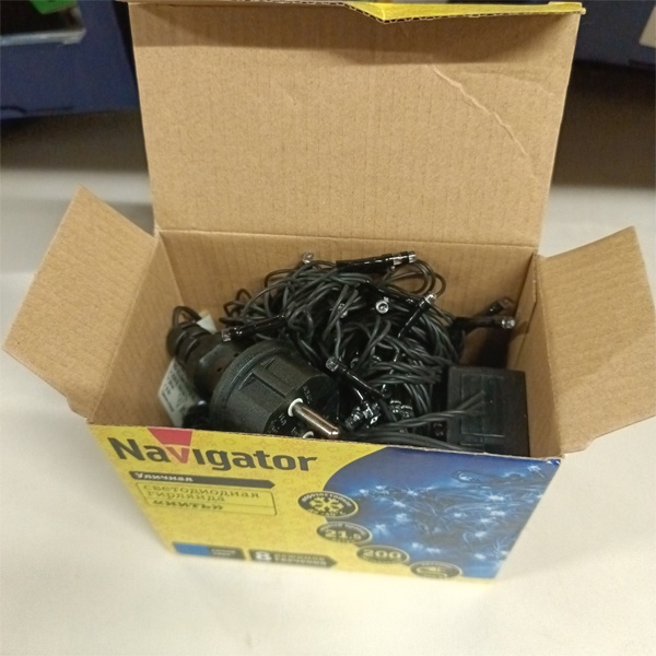 Светодиодная гирлянда Navigator Нить длиной 21.5 метра с проводом из черного каучука, синий цвет светодиодов , 8 режимов свечения, 230 Вольт.