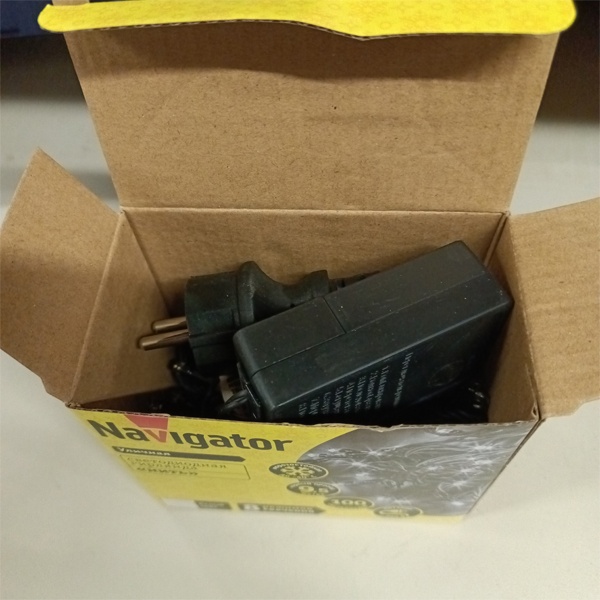 Светодиодная гирлянда Navigator Нить длиной 9.5 метра с проводом из черного каучука, теплый цвет светодиодов , 8 режимов свечения, 230 Вольт.