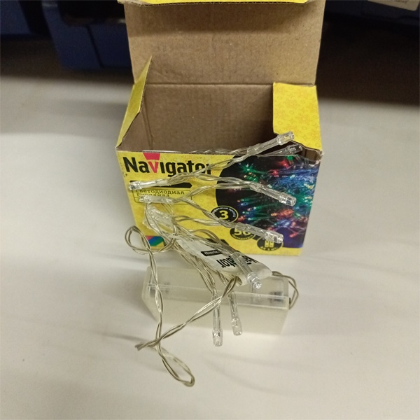 Светодиодная RGB гирлянда Нить Navigator длиной 3 метра, на батарейках АА