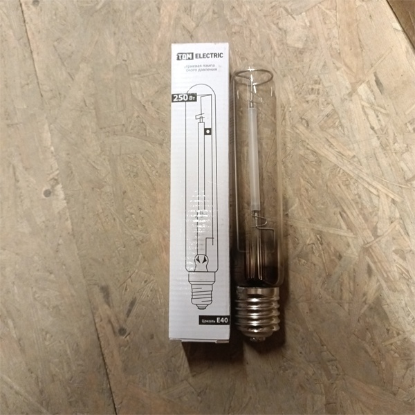Газоразрядная натриевая лампа (ДНаТ) мощностью 250 Вт с цоколем E40