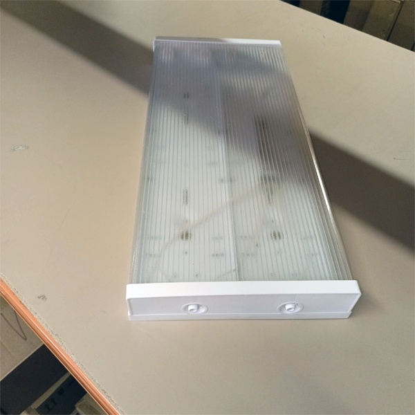 Светильник c ЭПРА ламповый офисно-административного освещения ЛПО 12 ТДМ, мощностью 4х18 Ватт, тип лампы T8 G13,