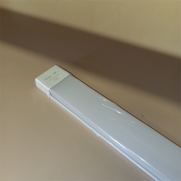 Cветодиодный накладной светильник мощность 54 Ватта белый свет, опаловый рассеиватель