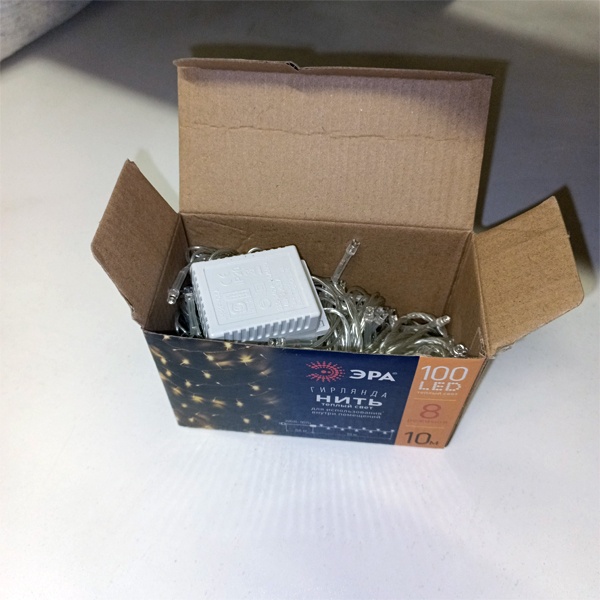 Светодиодная гирлянда Нить, 10 метров, 100 LED теплый свет, с контроллером 8 режимов, работа от сети 220 Вольт, ЭРА