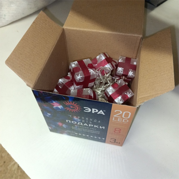 Светодиодная гирлянда Нить Подарки, 3 метра, 20 LED мультиколор, с контроллером 8 режимов, работа от сети 220 Вольт, ЭРА