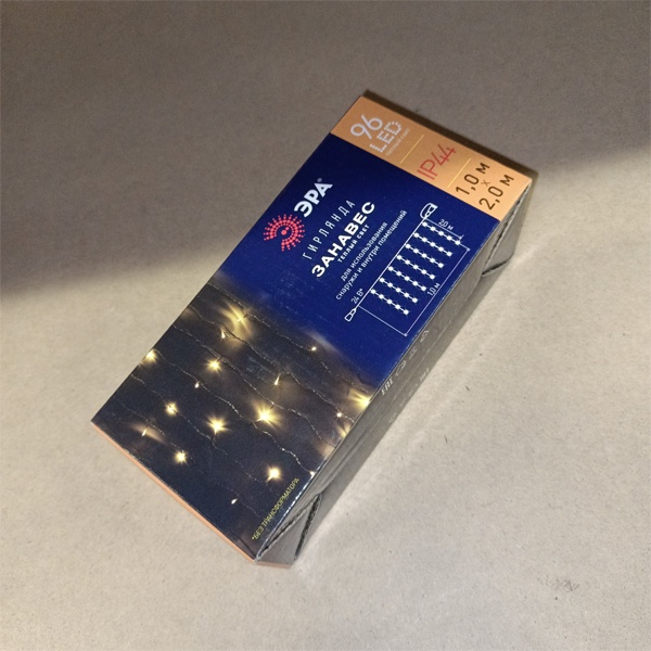 Влагозащищеная (IP44) светодиодная гирлянда Эра Занавес размером 2x2 метра, 96 светодиодов, теплый свет.