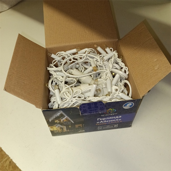 Уличная гирлянда Айсикл (бахрома) светодиодный, 2,4 х 0,6 м, белый провод, 230 В, 88 LED, теплый белый свет NEON-NIGHT