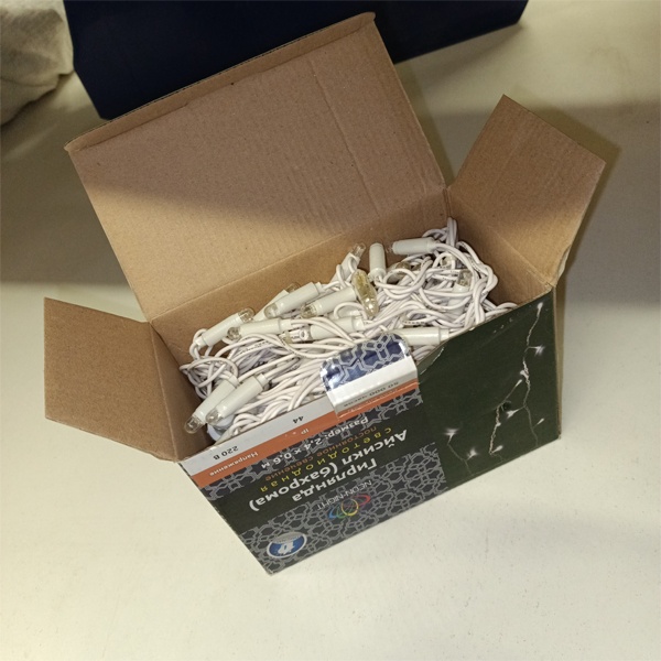 Уличная гирлянда Айсикл (бахрома) светодиодный, 2,4 х 0,6 м, белый провод, 230 В, 88 LED, белая NEON-NIGHT