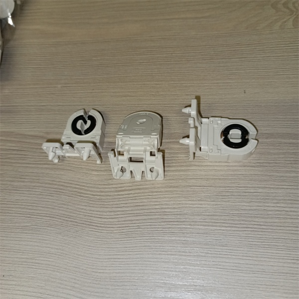 Патрон для люминесцентных ламп T8 с цоколем G13 ТДМ