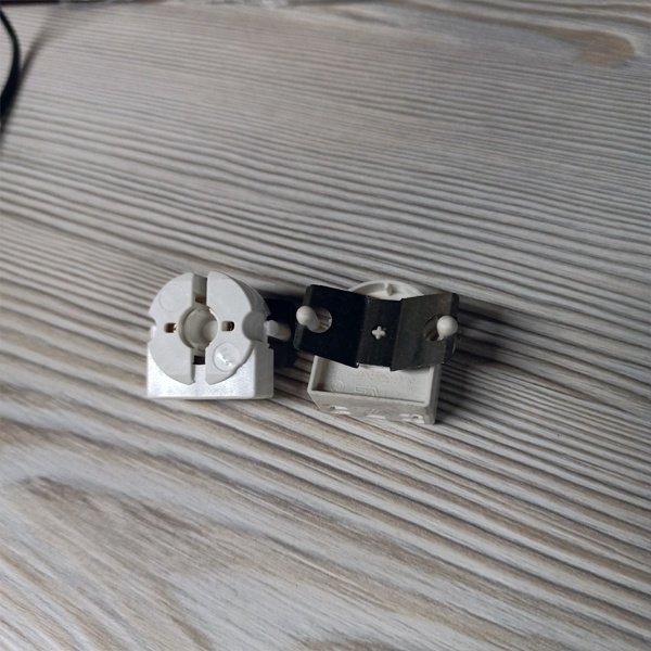 Патрон для лампы с цоколем G13 встраиваемый подпружиненный VS Vossloh Schwabe 47106