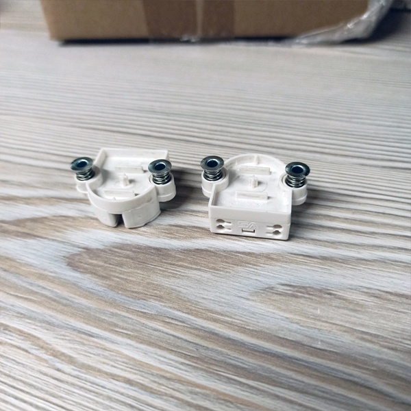 Подпружиненный торцевой патрон G13 под винт М3 для линейных люминесцентных ламп Т8.