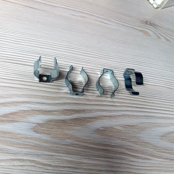 Клипса для крепления линейных люминесцентных ламп Т8 диаметром 26мм с цоколем G13