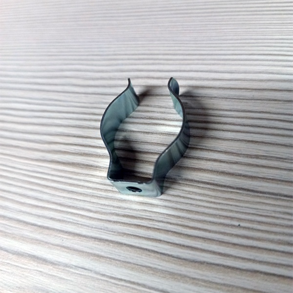 Клипса для крепления линейных люминесцентных ламп Т8 диаметром 26мм с цоколем G13