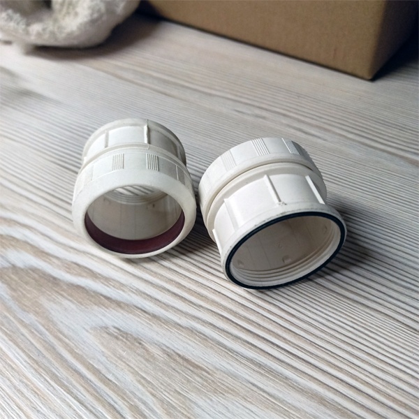 Резьбовое кольцо со степенью защиты IP65 под лампы T12 с цоколями фирмы Vossloh Schwabe с артикулами 84172, 84174, 84175