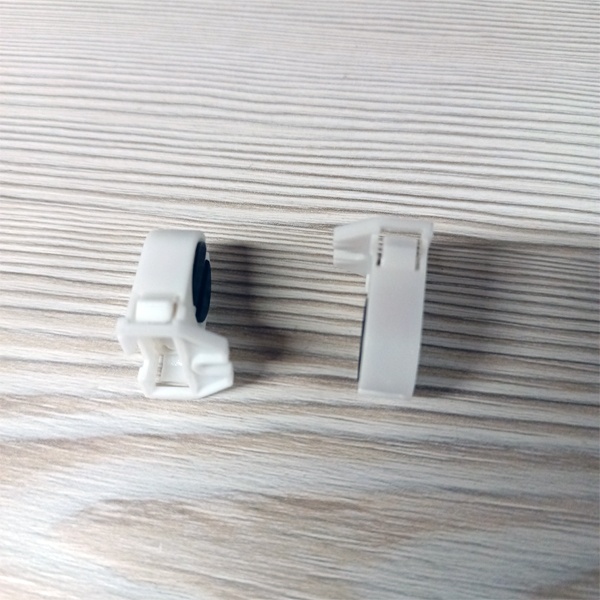 Патрон для люминесцентных ламп T5 c цоколем G5 торцевой (на ножке+распорки)