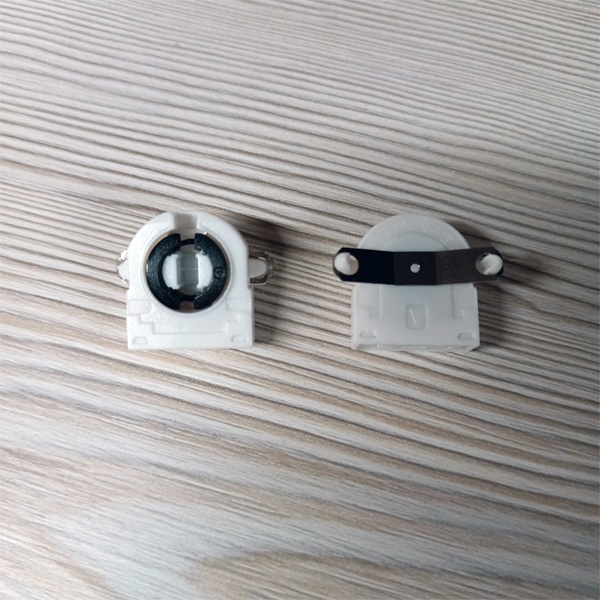 Подпружиненный торцевой патрон G13 на защёлках для линейных люминесцентных ламп Т8.