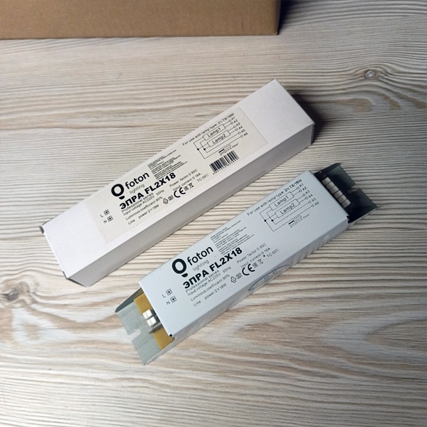 Электронный пускорегулирующий аппарат (ЭПРА) для двух люминесцентных ламп T8 с цоколем G13 мощностью 18 Ватт.