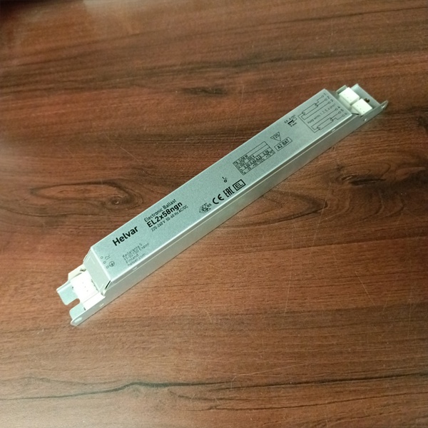 Электронный пускорегулирующий аппарат (ЭПРА) для люминесцентных ламп T8 с цоколем G13 мощностью 58 Ватт.