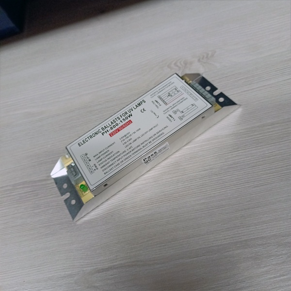 Электронный пускорегулирующий аппарат (ЭПРА) для одной бактерицидной, люминесцентной лампы мощностью 95-155 Ватт или двух мощностью 35-75 Ватт