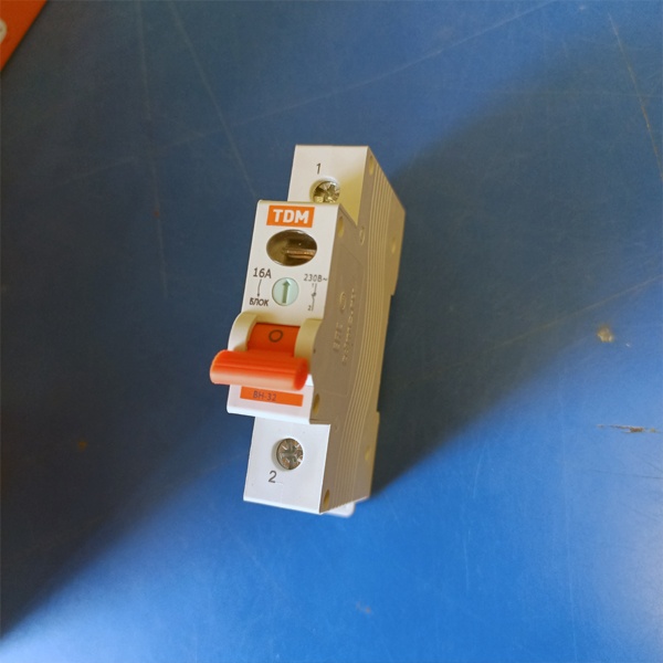 Однополюсный рубильник BH-32 ТДМ, номинальный ток 16 ампер