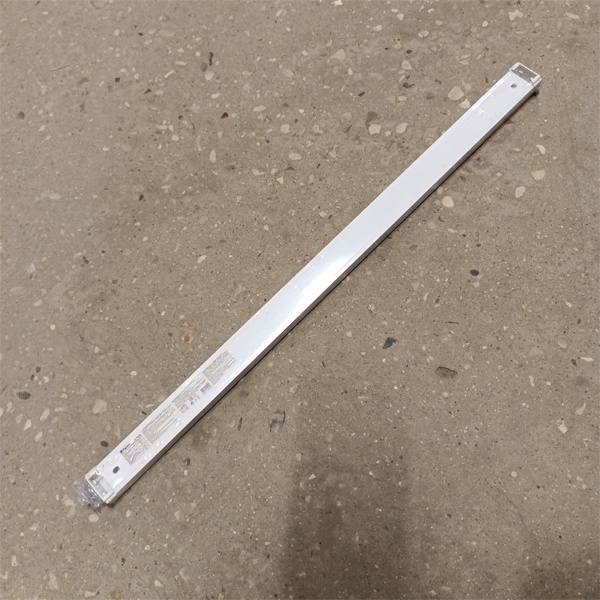 Штампованый потолочно-настенный белый светильник Ферон ДПО длиной 600 мм для LED ламп типа Т8 с цоколем 2*G13