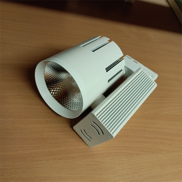 Трековый светодиодный светильник Ферон AL105, мощностью 30 Ватт, нейтральный белый свет, для трехфазного шинопровода, цвет корпуса белый