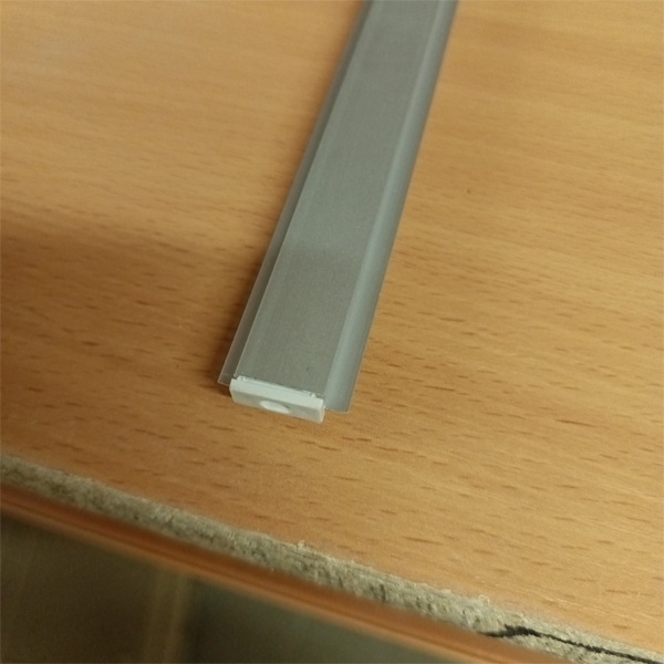 Комплект с врезным анодированным профилем с фланцем, для светодиодных лент, матовый экран, габариты 21х6х200 мм