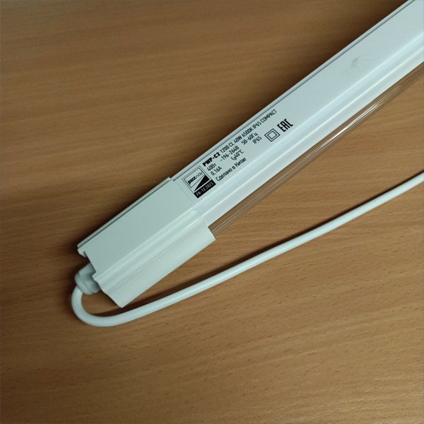 Светильник светодиодный пылевлагозащищенный мощностью 40 Ватт Джазвей, холодный дневной свет, прозрачный рассеиватель