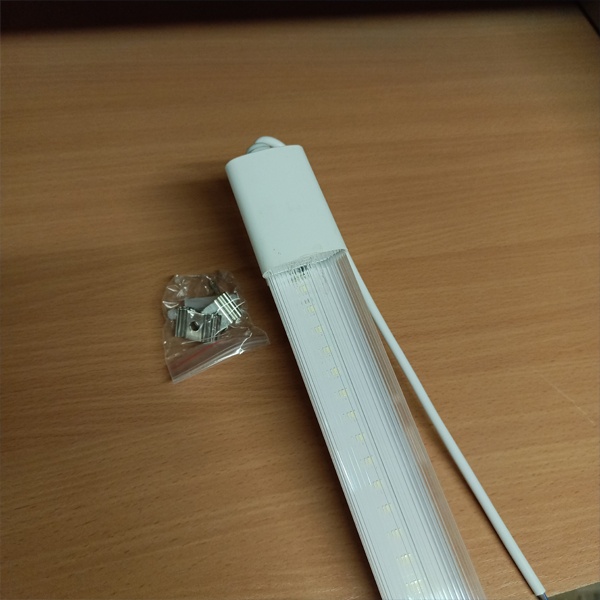 Светильник светодиодный пылевлагозащищенный мощностью 40 Ватт Джазвей, холодный дневной свет, прозрачный рассеиватель