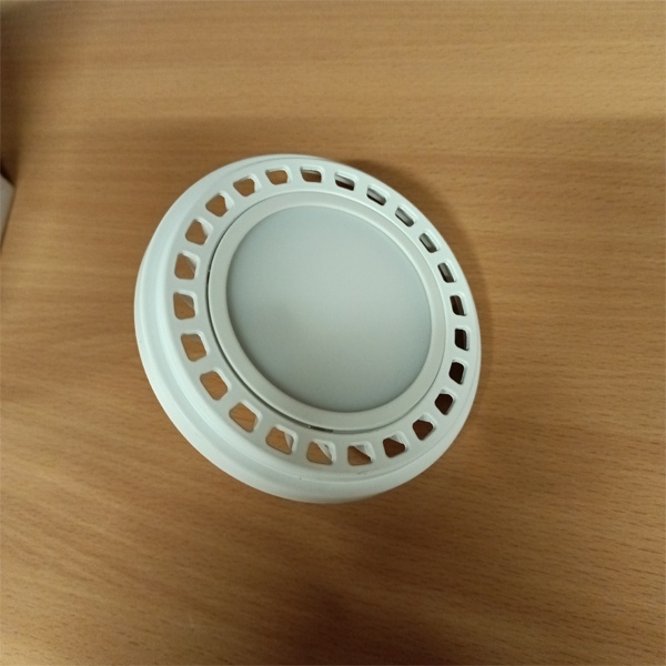 Светодиодная, диммируемая, лампочка акцентного освещения, мощностью 15 Ватт, с цоколем GU10, угол излучения 120°, теплый белый свет