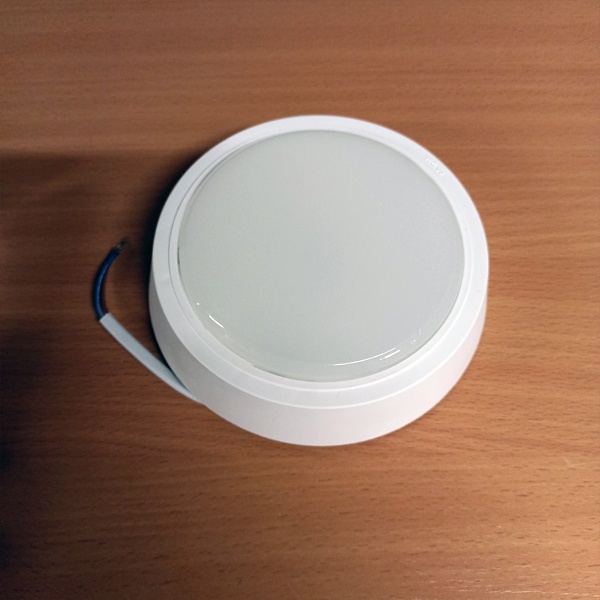 Пылевлагозащищённый круглый накладной белый светодиодный светильник Гаусс Холл мощностью 8 Ватт, нейтральный белый свет, c микроволновым датчиком