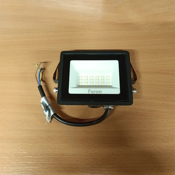 Прожектор влагозащищенный светодиодный многоматричный мощностью 30 Ватт, нейтральный белый свет