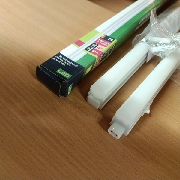 Светодиодный линейный светильник FL-LED T4 MEAT, мощностью 14 Ватт, для подсветки мясных продуктов