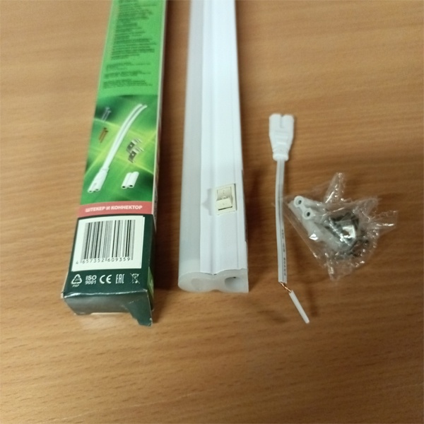 Светодиодный линейный светильник FL-LED T5, 9 Вт, теплый свет